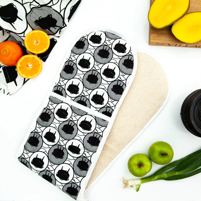 Village And Home Double Oven Glove Black and White